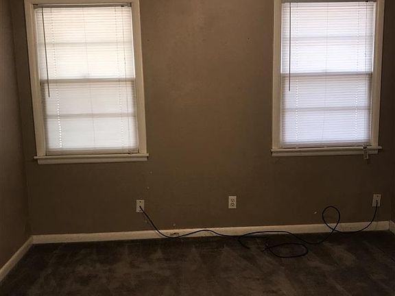 4th image of 4406 Phillips Dr