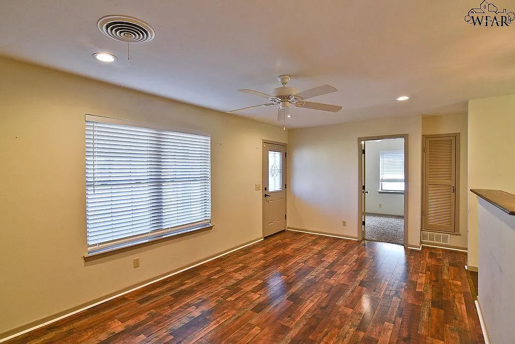 1805 Fairfax Ave — Photo 2