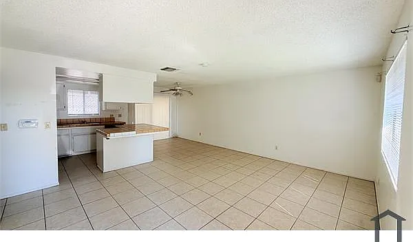 2 bed, 1100 sqft, $1,750 — Photo 3