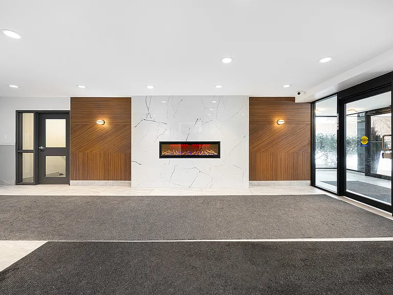 100 Gloucester St — Photo 13