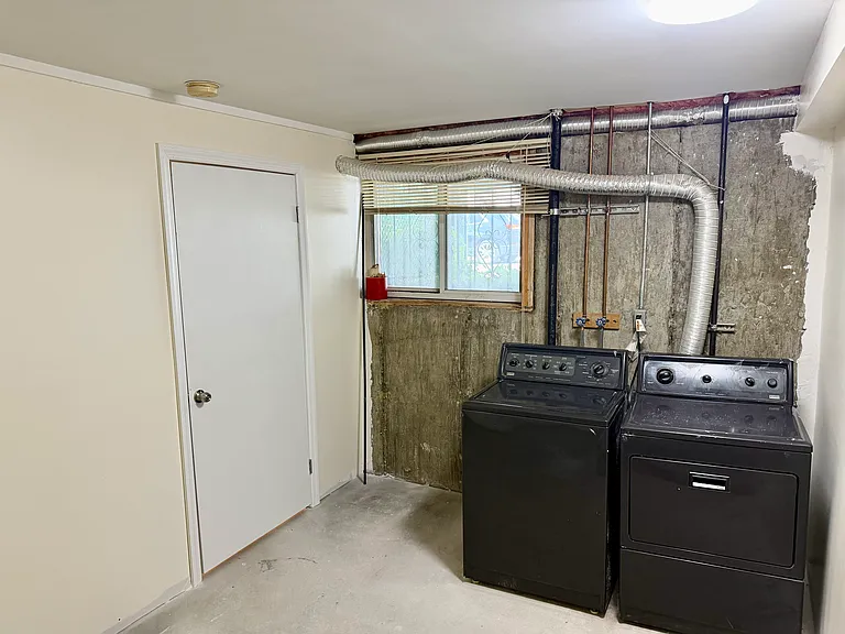243 Tompkins Ave #2 — Photo 16