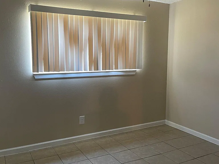 3006 E Glen Dr — Photo 5