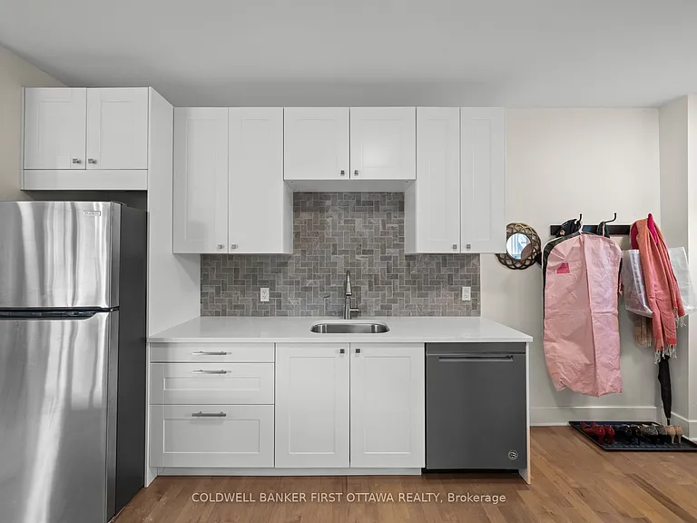 72 Saint Andrew St — Photo 15