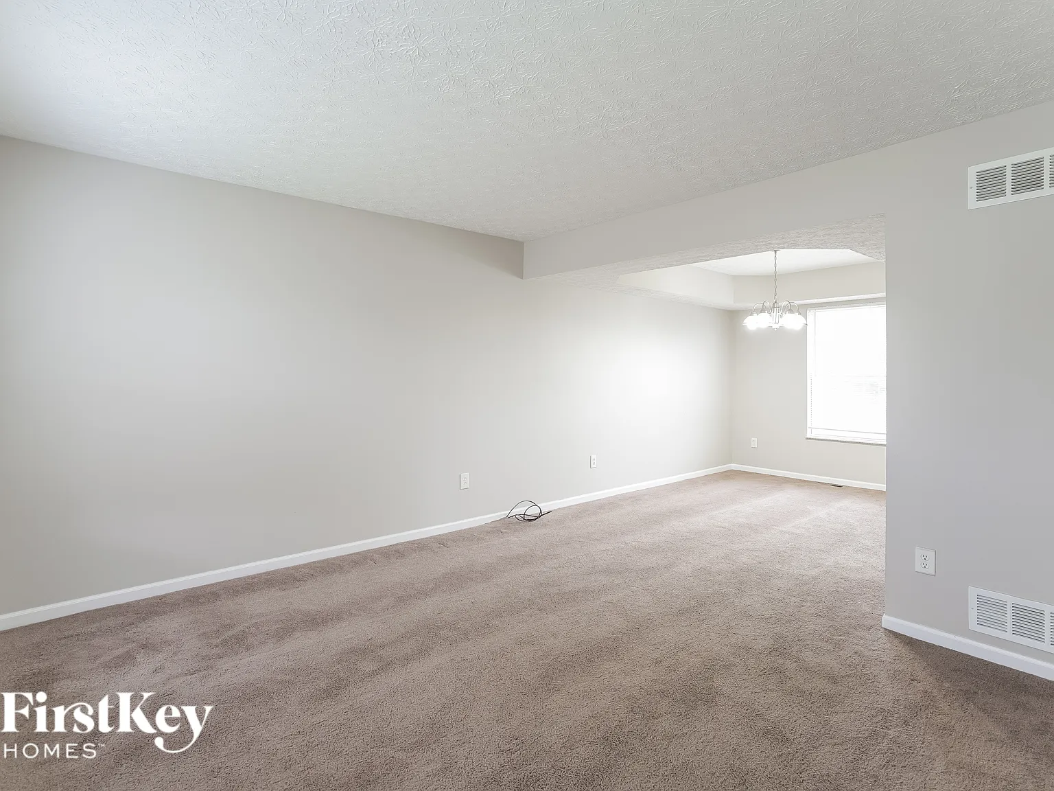 4 bed, 2.5 bath, 1688 sqft, $2,590 — Photo 3