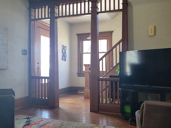 5th image of 84 E Main St