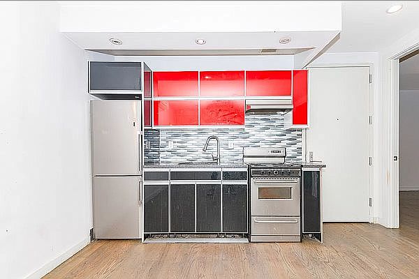 1st image of 270 Jefferson St #2B
