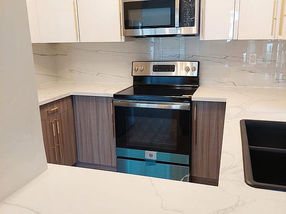 2nd image of 1609 Veteran Ave APT 6