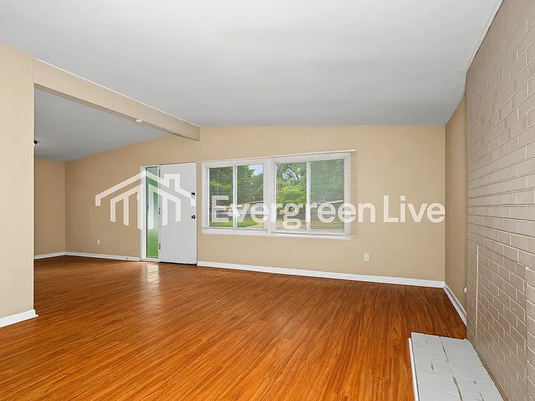 70 Taney Dr — Photo 5