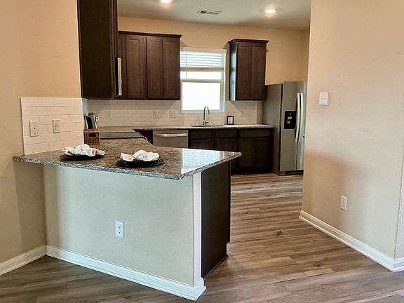 5th image of 5305 Persimmon Dr