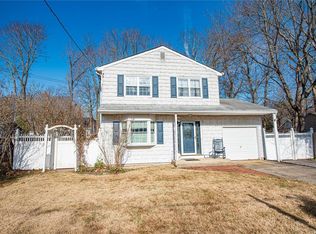 3 Florence St, Nesconset, NY 11767