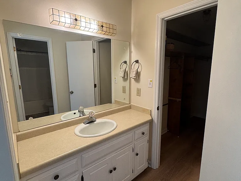 1041 Limmerick Dr — Photo 22