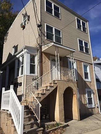 3rd image of 283 Water St