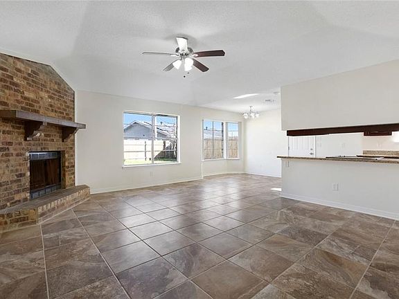2nd image of 1505 Cambridge Dr