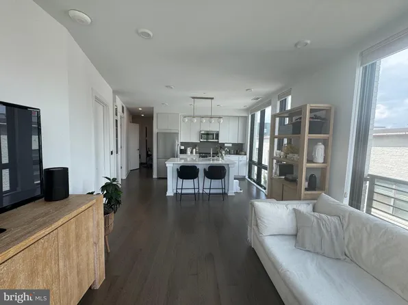 1999-9 1/2 St NW APT 303, Washington, DC 20001