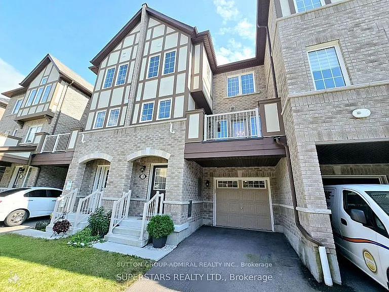 17 Bluegill Cres — Photo 1