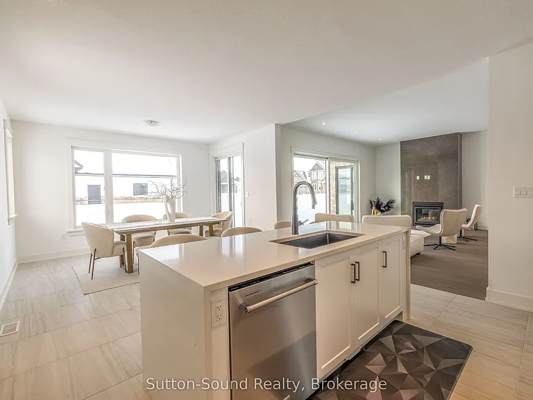 116 Laurens Ln — Photo 11