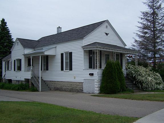 2nd image of 820 W Washington Ave