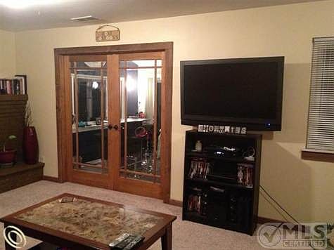 GREAT RM TO PORCH