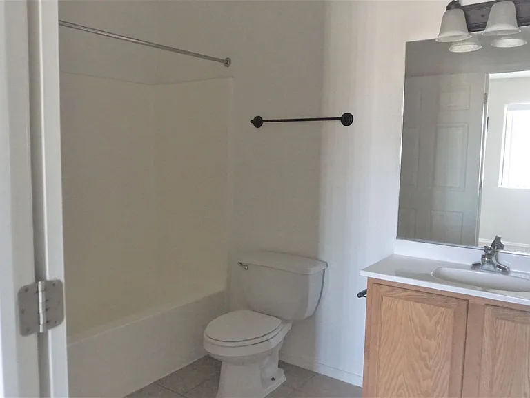 4410 Buena Loma Way #D — Photo 55