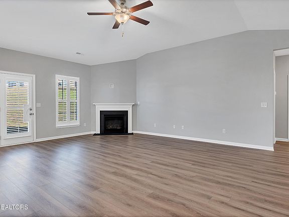 3rd image of 216 Clover Meadow Ln