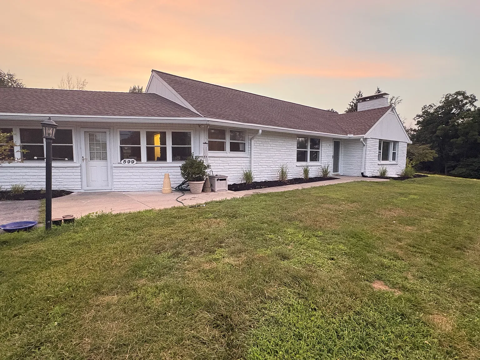 5 bed, 2.5 bath, 3000 sqft, $3,500 — Photo 1