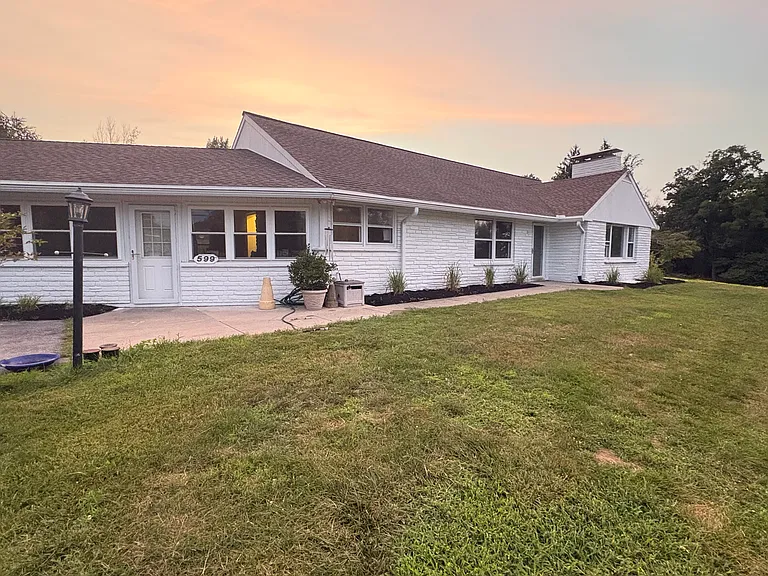 599 Grings Hill Rd — Photo 1