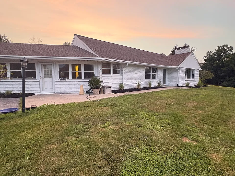 599 Grings Hill Rd