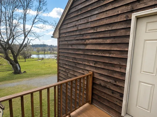 844 Round Hill Rd #A, Winchester, VA 22602