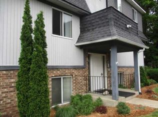 725 Keenway Cir #B, Kalamazoo, MI 49001