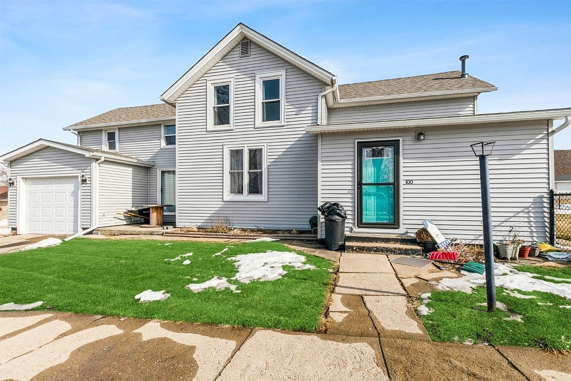 100 3rd Ave, Newhall, IA 52315 Zillow
