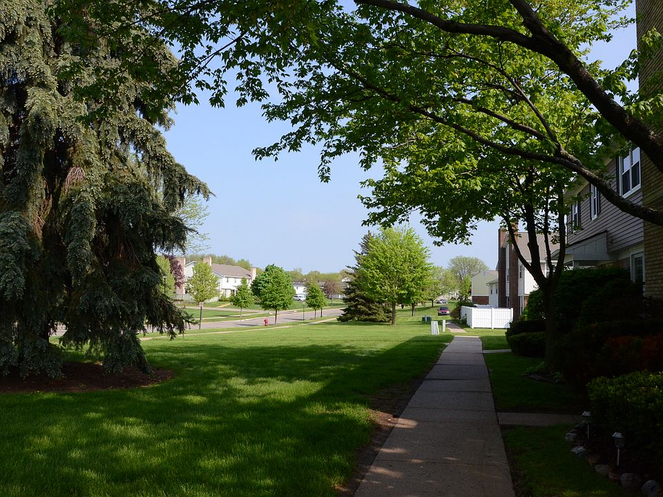 1st image of 20828 W Glen Haven Cir