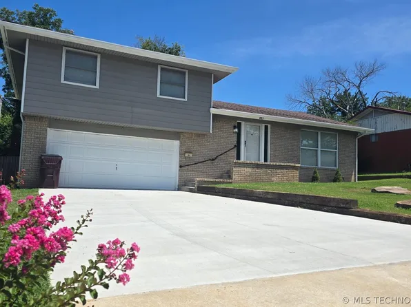 411 S 3rd St, Eufaula, OK 74432