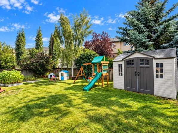 116 S Quigley Close, Cochrane, AB T4C 1S4