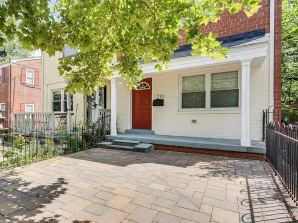 710 Four Mile Rd, Alexandria, VA 22305