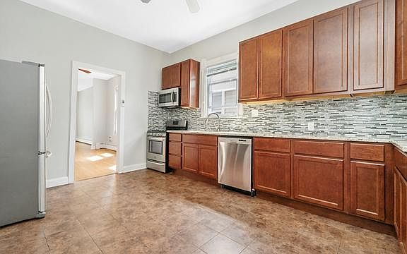 3rd image of 2424 N Washtenaw Ave #2