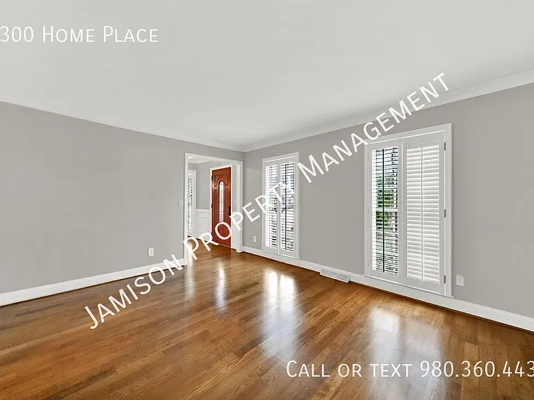 1300 Home Pl — Photo 3