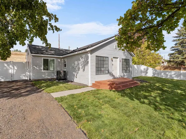 2507 E Upriver Dr, Spokane, WA 99207