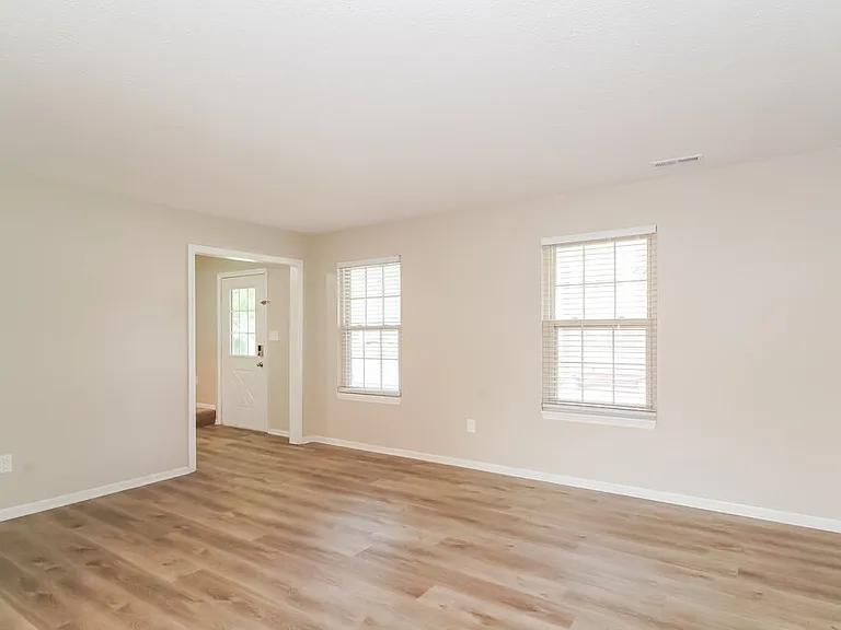 40 Crestview Dr — Photo 5