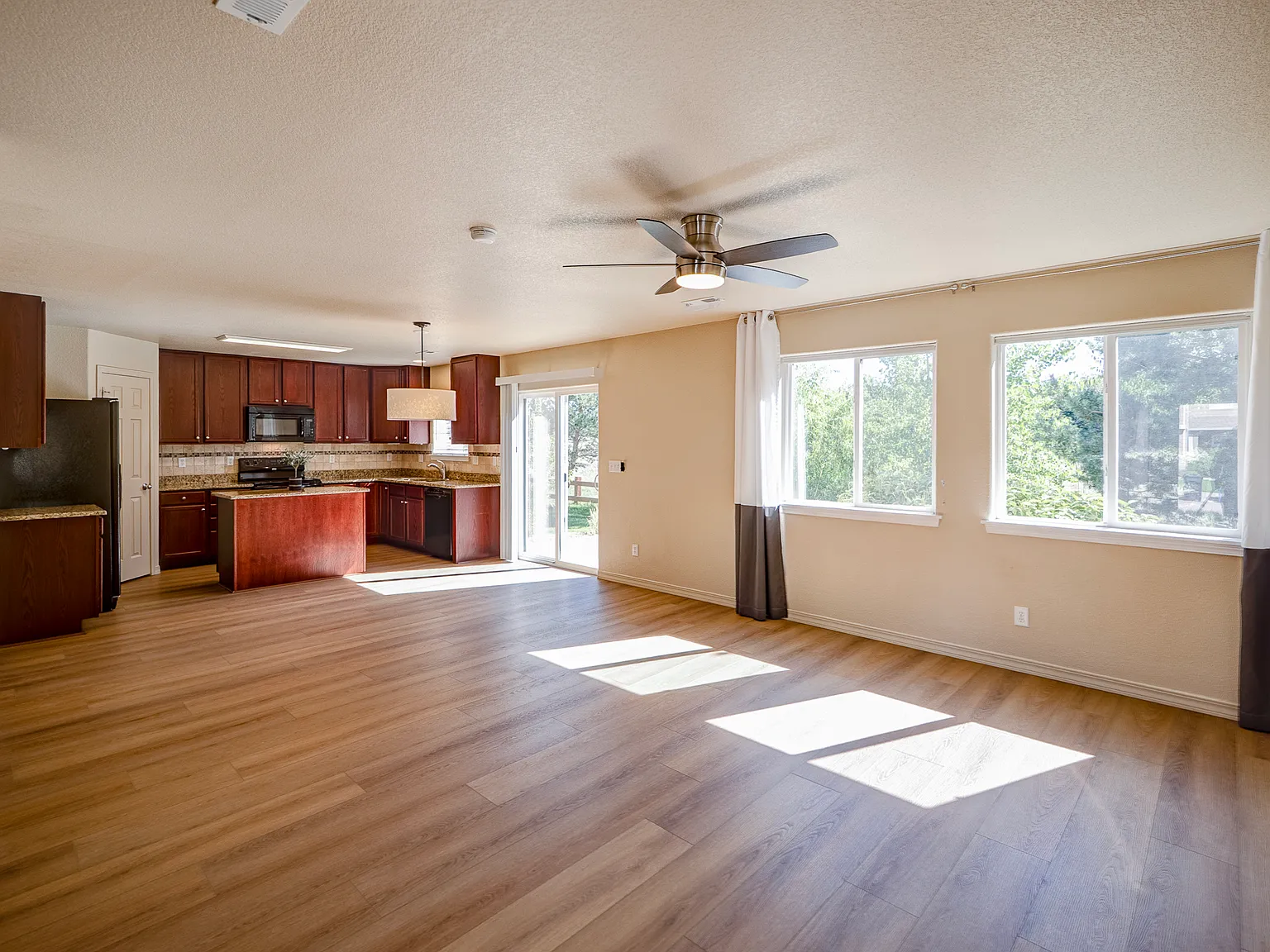 2273 Shady Aspen Dr — Photo 4