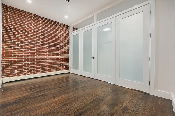 Rented by Carnegie Management Inc | media 15