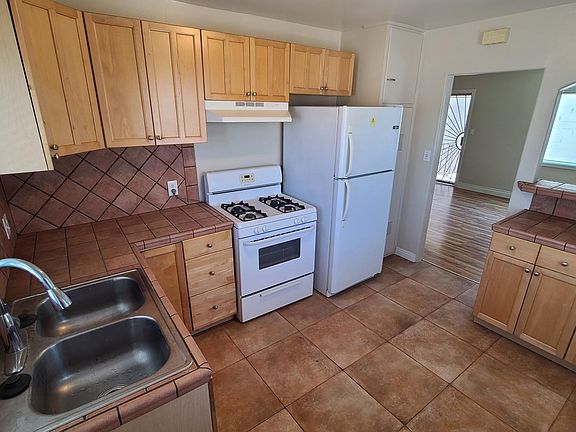 3rd image of 270 Church Ave Floor 2