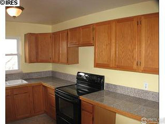 5th image of 2965 Moorhead Ave