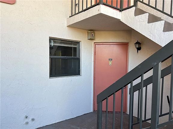3rd image of 902 NE 209th St APT 104-40