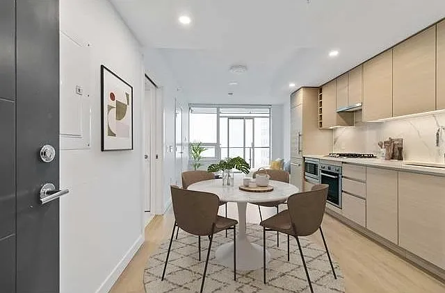 823 Carnarvon St #210X — Photo 1