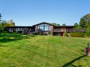 124 High Ridge Rd, West Hartford, CT 06117