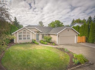 2332 Riviera Ct, Hubbard, OR 97032