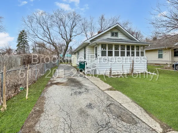 823 Banghart St, Lansing, MI 48906