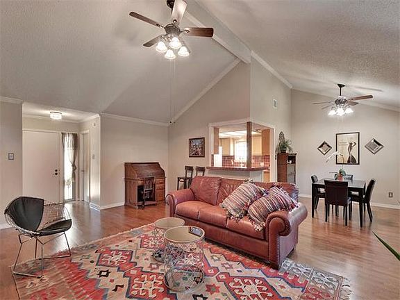 4th image of 1502 Cricket Hollow Dr