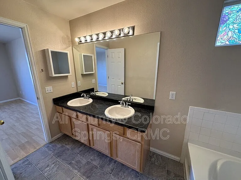 1305 Lords Hill Dr — Photo 11