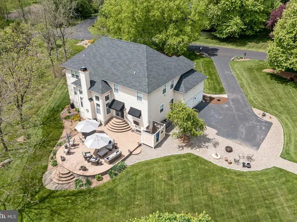 1 Friendship Ln, Avondale, PA 19311